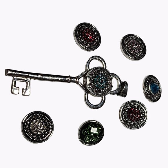 Ginger Snaps Skeleton Key Pendant Charm 7 Interchangeable Snap Charms Jewelry - Picture 7 of 8